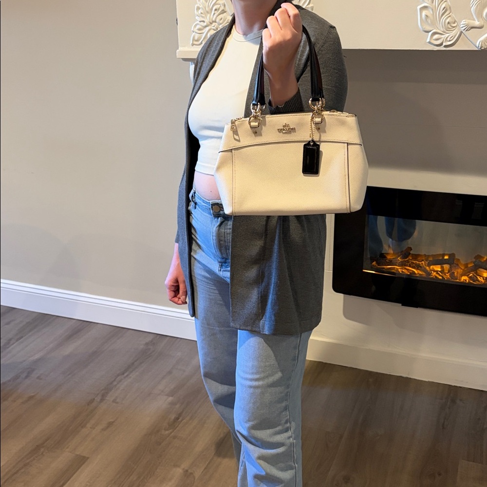 Coach Brooke Carryall Cream and Black Shoulder Bag - Picture 5 of 16